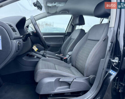 Черный Фольксваген Гольф, объемом двигателя 1.6 л и пробегом 265 тыс. км за 6350 $, фото 9 на Automoto.ua