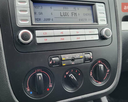 Черный Фольксваген Гольф, объемом двигателя 1.6 л и пробегом 237 тыс. км за 6500 $, фото 33 на Automoto.ua