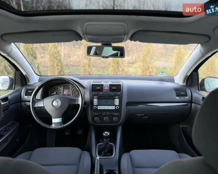 Черный Фольксваген Гольф, объемом двигателя 1.6 л и пробегом 182 тыс. км за 6350 $, фото 69 на Automoto.ua