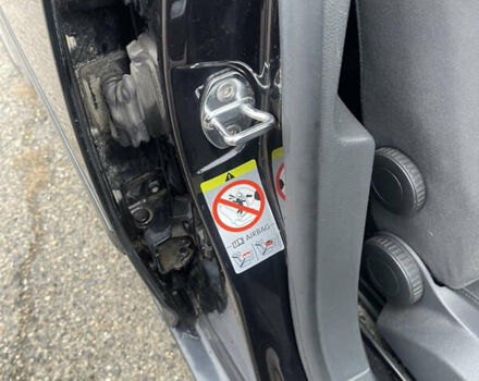 Чорний Фольксваген Гольф, об'ємом двигуна 1.39 л та пробігом 200 тис. км за 6800 $, фото 3 на Automoto.ua