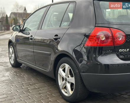 Черный Фольксваген Гольф, объемом двигателя 1.6 л и пробегом 213 тыс. км за 5850 $, фото 6 на Automoto.ua