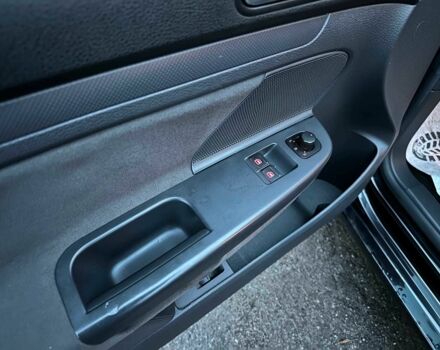 Черный Фольксваген Гольф, объемом двигателя 1.4 л и пробегом 163 тыс. км за 5990 $, фото 21 на Automoto.ua