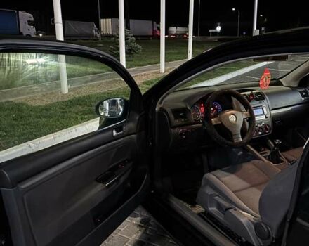 Черный Фольксваген Гольф, объемом двигателя 1.39 л и пробегом 193 тыс. км за 4700 $, фото 17 на Automoto.ua