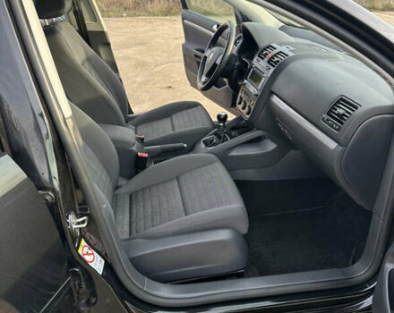 Черный Фольксваген Гольф, объемом двигателя 1.6 л и пробегом 227 тыс. км за 6299 $, фото 36 на Automoto.ua