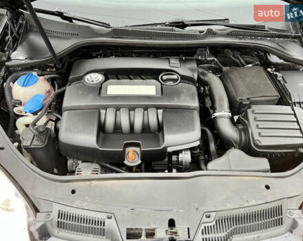 Черный Фольксваген Гольф, объемом двигателя 1.6 л и пробегом 245 тыс. км за 5700 $, фото 8 на Automoto.ua