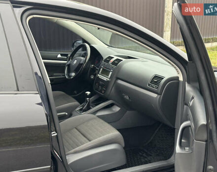 Чорний Фольксваген Гольф, об'ємом двигуна 1.6 л та пробігом 251 тис. км за 6299 $, фото 14 на Automoto.ua