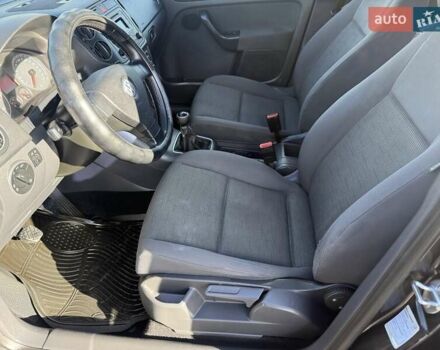 Черный Фольксваген Гольф, объемом двигателя 1.6 л и пробегом 280 тыс. км за 4950 $, фото 13 на Automoto.ua