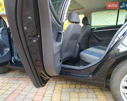 Черный Фольксваген Гольф, объемом двигателя 0 л и пробегом 206 тыс. км за 6400 $, фото 23 на Automoto.ua