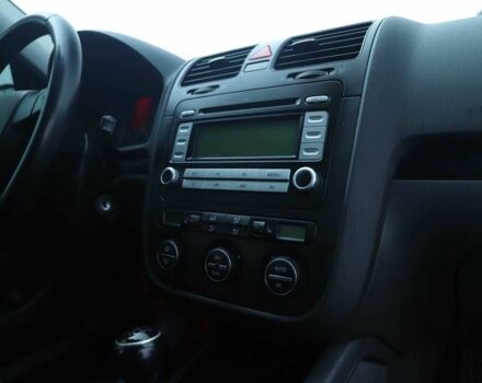 Черный Фольксваген Гольф, объемом двигателя 1.4 л и пробегом 182 тыс. км за 5600 $, фото 6 на Automoto.ua