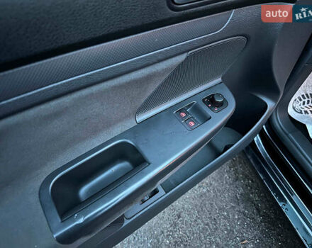 Черный Фольксваген Гольф, объемом двигателя 1.4 л и пробегом 163 тыс. км за 5990 $, фото 21 на Automoto.ua