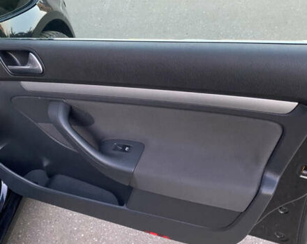 Черный Фольксваген Гольф, объемом двигателя 1.6 л и пробегом 185 тыс. км за 6600 $, фото 10 на Automoto.ua