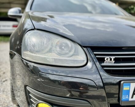 Черный Фольксваген Гольф, объемом двигателя 1.4 л и пробегом 220 тыс. км за 8000 $, фото 1 на Automoto.ua