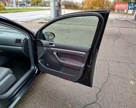 Черный Фольксваген Гольф, объемом двигателя 1.6 л и пробегом 205 тыс. км за 6200 $, фото 12 на Automoto.ua