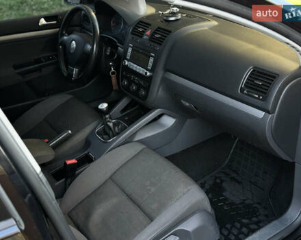 Чорний Фольксваген Гольф, об'ємом двигуна 1.39 л та пробігом 239 тис. км за 5950 $, фото 20 на Automoto.ua