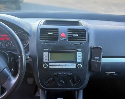 Черный Фольксваген Гольф, объемом двигателя 1.6 л и пробегом 205 тыс. км за 6100 $, фото 8 на Automoto.ua