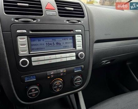 Чорний Фольксваген Гольф, об'ємом двигуна 1.6 л та пробігом 230 тис. км за 6450 $, фото 113 на Automoto.ua