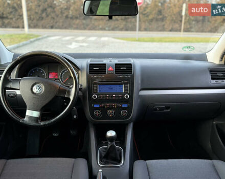 Чорний Фольксваген Гольф, об'ємом двигуна 1.6 л та пробігом 169 тис. км за 5999 $, фото 71 на Automoto.ua