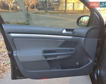 Черный Фольксваген Гольф, объемом двигателя 1.39 л и пробегом 220 тыс. км за 6400 $, фото 13 на Automoto.ua