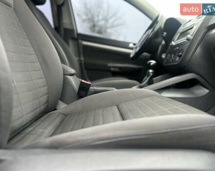 Чорний Фольксваген Гольф, об'ємом двигуна 1.6 л та пробігом 251 тис. км за 6299 $, фото 15 на Automoto.ua