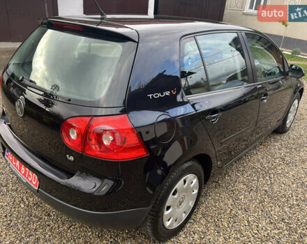 Черный Фольксваген Гольф, объемом двигателя 1.6 л и пробегом 253 тыс. км за 6250 $, фото 27 на Automoto.ua