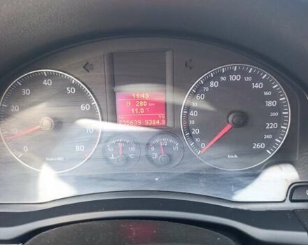 Черный Фольксваген Гольф, объемом двигателя 1.39 л и пробегом 235 тыс. км за 5500 $, фото 22 на Automoto.ua