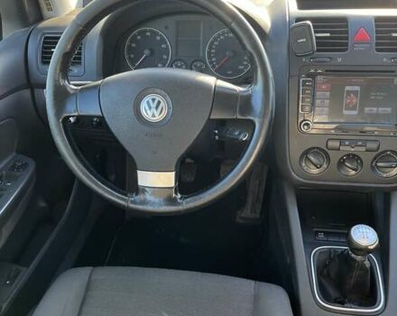 Черный Фольксваген Гольф, объемом двигателя 1.6 л и пробегом 195 тыс. км за 6000 $, фото 13 на Automoto.ua