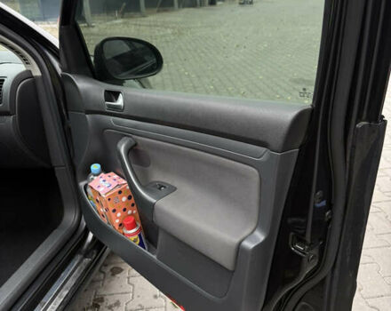 Черный Фольксваген Гольф, объемом двигателя 1.6 л и пробегом 243 тыс. км за 6300 $, фото 31 на Automoto.ua