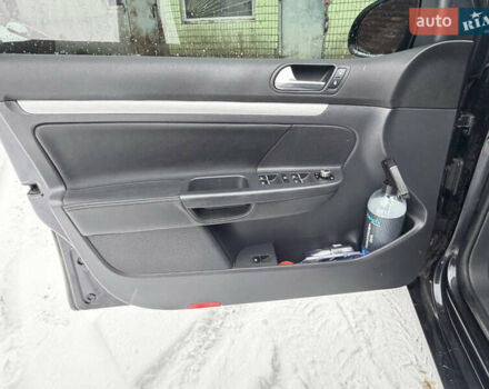 Черный Фольксваген Гольф, объемом двигателя 1.6 л и пробегом 242 тыс. км за 6750 $, фото 21 на Automoto.ua