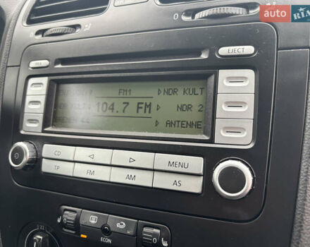 Чорний Фольксваген Гольф, об'ємом двигуна 1.4 л та пробігом 236 тис. км за 5850 $, фото 43 на Automoto.ua