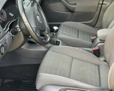 Черный Фольксваген Гольф, объемом двигателя 1.6 л и пробегом 227 тыс. км за 6299 $, фото 35 на Automoto.ua