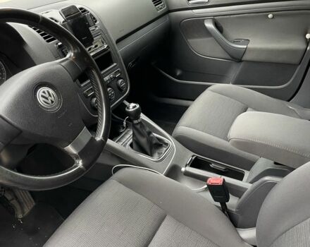 Черный Фольксваген Гольф, объемом двигателя 1.6 л и пробегом 230 тыс. км за 5200 $, фото 4 на Automoto.ua