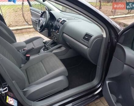 Черный Фольксваген Гольф, объемом двигателя 1.4 л и пробегом 207 тыс. км за 5700 $, фото 6 на Automoto.ua