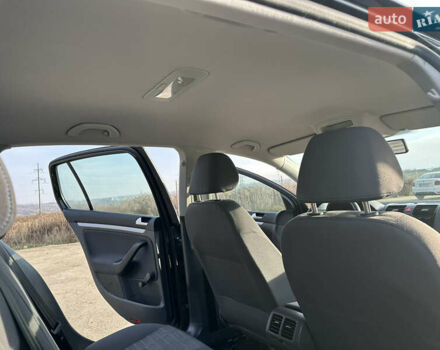 Черный Фольксваген Гольф, объемом двигателя 1.6 л и пробегом 227 тыс. км за 6299 $, фото 38 на Automoto.ua