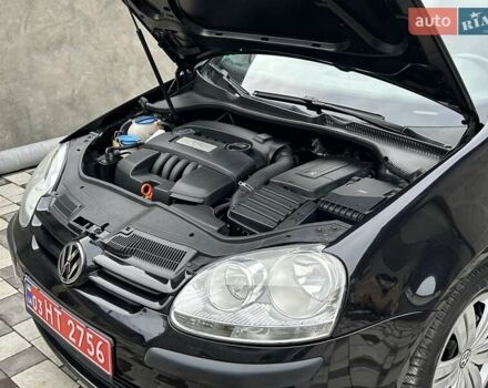 Черный Фольксваген Гольф, объемом двигателя 1.6 л и пробегом 196 тыс. км за 6200 $, фото 63 на Automoto.ua