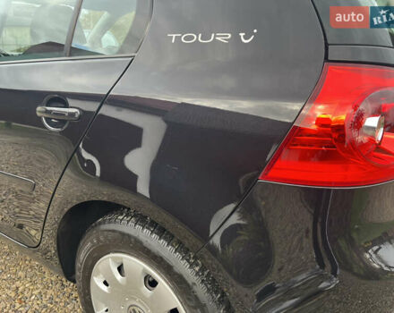 Черный Фольксваген Гольф, объемом двигателя 1.6 л и пробегом 253 тыс. км за 6250 $, фото 54 на Automoto.ua