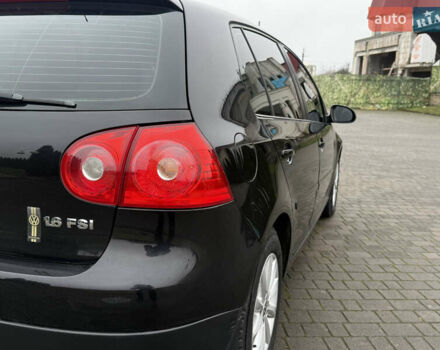 Черный Фольксваген Гольф, объемом двигателя 1.6 л и пробегом 173 тыс. км за 7000 $, фото 16 на Automoto.ua