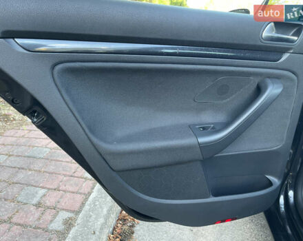 Черный Фольксваген Гольф, объемом двигателя 1.4 л и пробегом 217 тыс. км за 7750 $, фото 20 на Automoto.ua