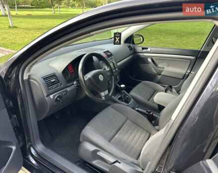 Чорний Фольксваген Гольф, об'ємом двигуна 1.6 л та пробігом 296 тис. км за 6499 $, фото 16 на Automoto.ua