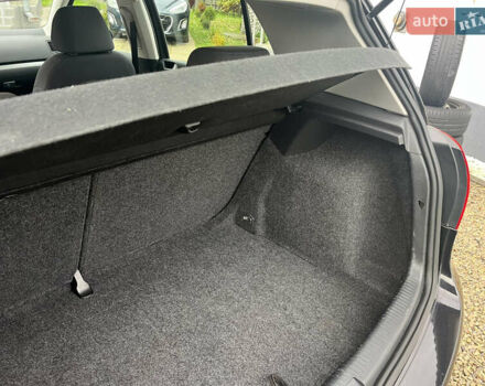 Черный Фольксваген Гольф, объемом двигателя 1.6 л и пробегом 253 тыс. км за 6250 $, фото 89 на Automoto.ua