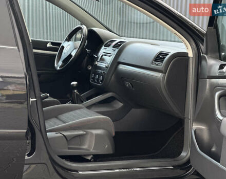 Черный Фольксваген Гольф, объемом двигателя 1.4 л и пробегом 191 тыс. км за 5550 $, фото 9 на Automoto.ua