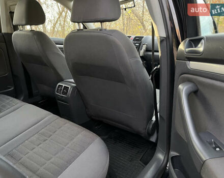 Черный Фольксваген Гольф, объемом двигателя 1.6 л и пробегом 235 тыс. км за 5899 $, фото 12 на Automoto.ua