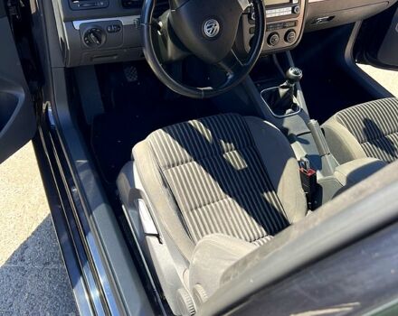 Чорний Фольксваген Гольф, об'ємом двигуна 2 л та пробігом 350 тис. км за 5750 $, фото 8 на Automoto.ua