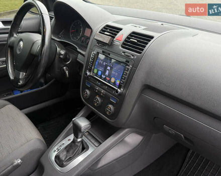 Черный Фольксваген Гольф, объемом двигателя 1.6 л и пробегом 173 тыс. км за 7000 $, фото 30 на Automoto.ua