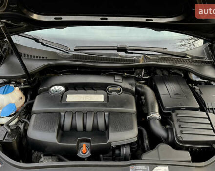 Черный Фольксваген Гольф, объемом двигателя 1.6 л и пробегом 235 тыс. км за 5899 $, фото 20 на Automoto.ua