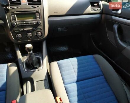 Черный Фольксваген Гольф, объемом двигателя 0 л и пробегом 206 тыс. км за 6400 $, фото 30 на Automoto.ua