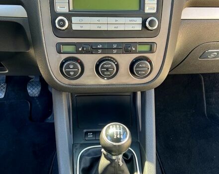 Чорний Фольксваген Гольф, об'ємом двигуна 2 л та пробігом 350 тис. км за 5750 $, фото 11 на Automoto.ua