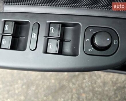 Чорний Фольксваген Гольф, об'ємом двигуна 1.6 л та пробігом 230 тис. км за 6450 $, фото 114 на Automoto.ua