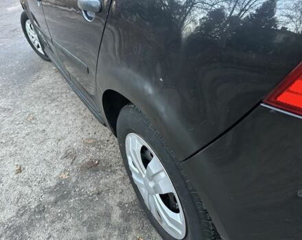 Черный Фольксваген Гольф, объемом двигателя 1.6 л и пробегом 329 тыс. км за 4300 $, фото 7 на Automoto.ua