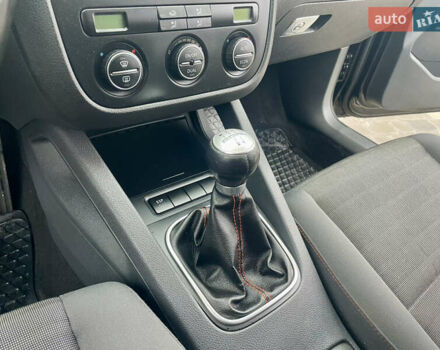 Чорний Фольксваген Гольф, об'ємом двигуна 1.6 л та пробігом 197 тис. км за 5850 $, фото 22 на Automoto.ua