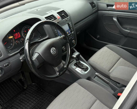 Черный Фольксваген Гольф, объемом двигателя 1.6 л и пробегом 173 тыс. км за 7000 $, фото 26 на Automoto.ua